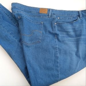 Levi signature Jean's